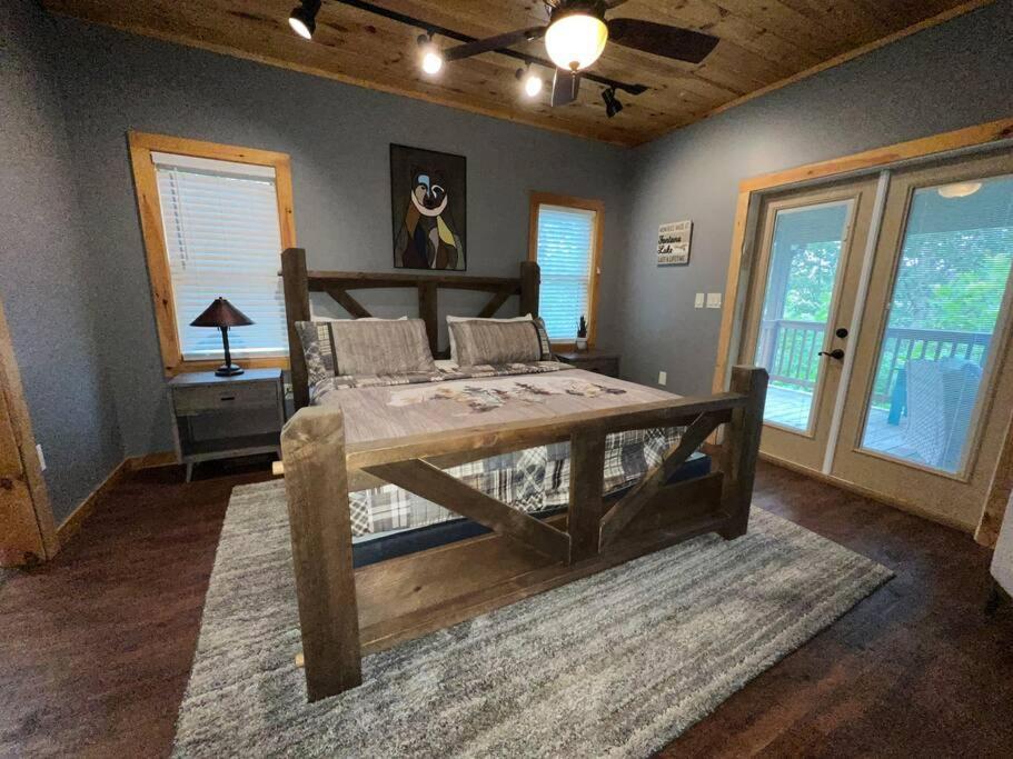 Holiday home Nantahala Nook, W/hot Tub,game Room, & Wifi Bryson City