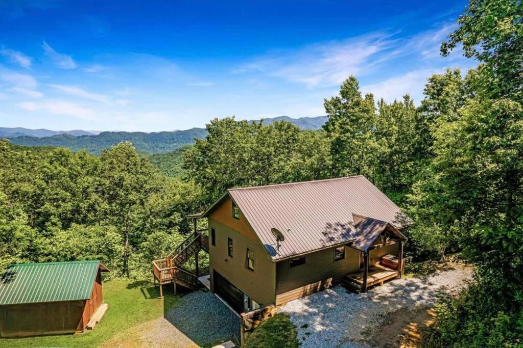 Nantahala Nook, W/hot Tub,game Room, & Wifi Holiday home