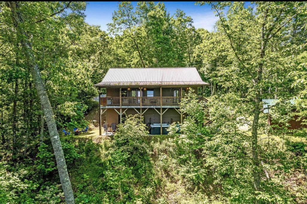 Holiday home Nantahala Nook, W/hot Tub,game Room, & Wifi *