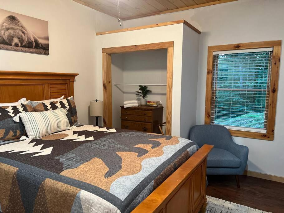 Holiday home Nantahala Nook, W/hot Tub,game Room, & Wifi Bryson City