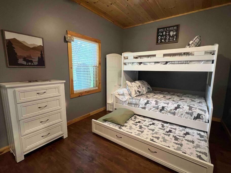 Nantahala Nook, W/hot Tub,game Room, & Wifi *