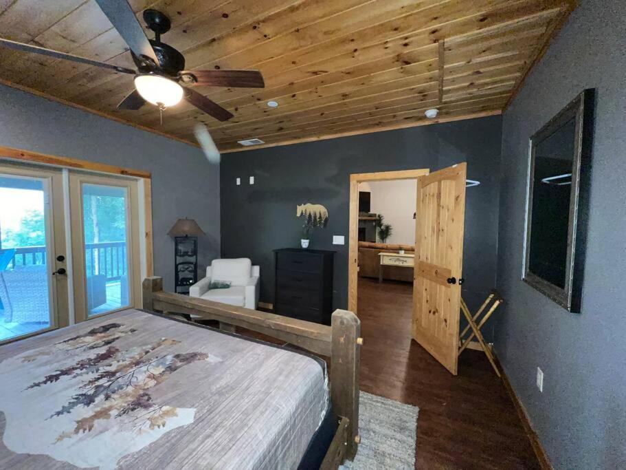 Holiday home Nantahala Nook, W/hot Tub,game Room, & Wifi