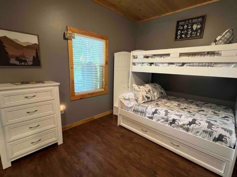Nantahala Nook, W/hot Tub,game Room, & Wifi *