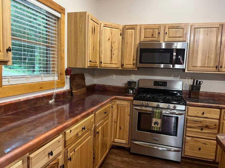 Nantahala Nook, W/hot Tub,game Room, & Wifi Holiday home