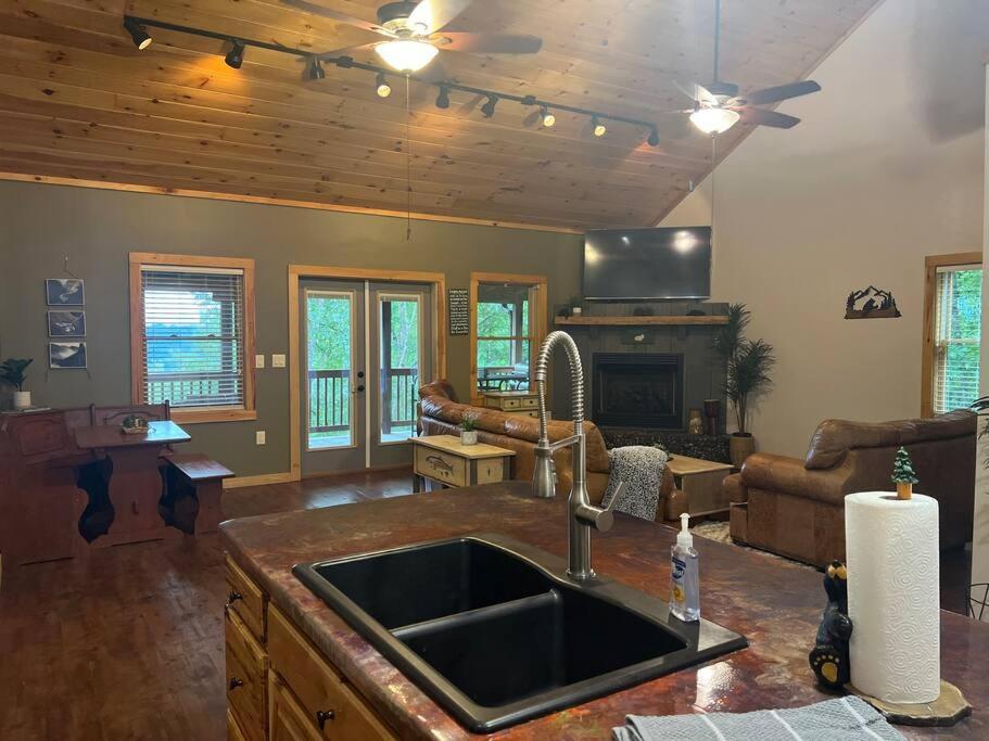 Nantahala Nook, W/hot Tub,game Room, & Wifi