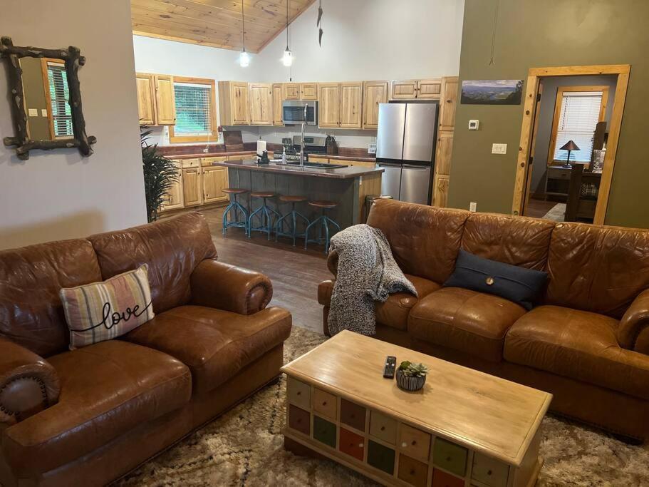 Nantahala Nook, W/hot Tub,game Room, & Wifi Holiday home Bryson City
