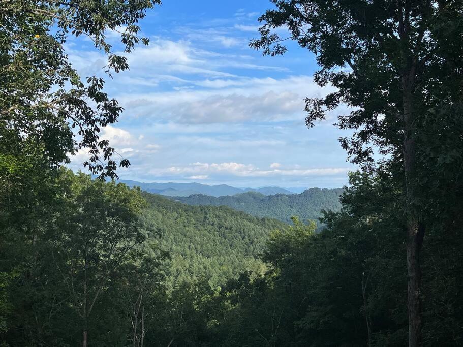 Nantahala Nook, W/hot Tub,game Room, & Wifi *