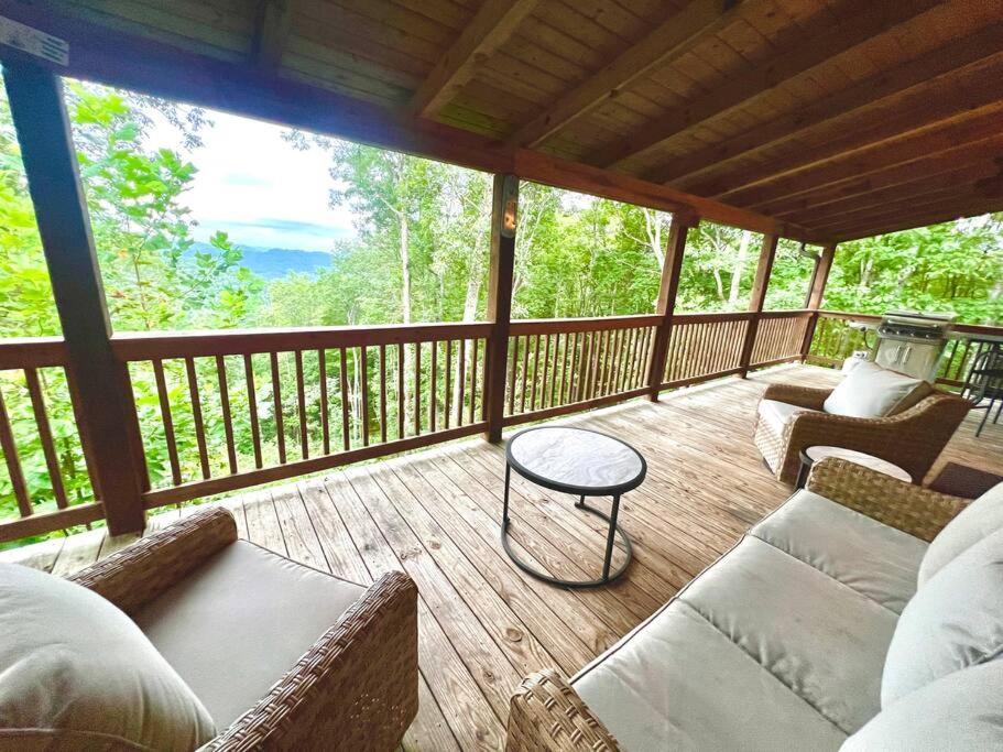 Nantahala Nook, W/hot Tub,game Room, & Wifi Holiday home